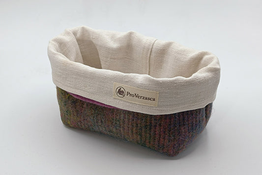 Porta pane in lana ticinese e tera da cà